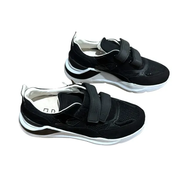 Date Fuga Sneakers, NWT, size 37 or 6.5 European