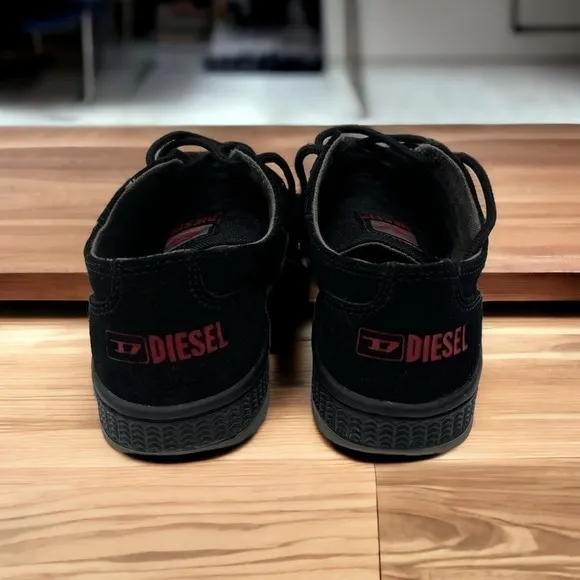 DIESEL LOW-TOP SNEAKERS WITH PLATFORM unisex black suede size M 6 W 7