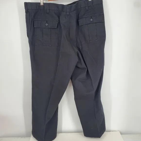 Dockers D3 Classic Fit Size 42x32 Mens Pleated Signature Khaki Pants Black