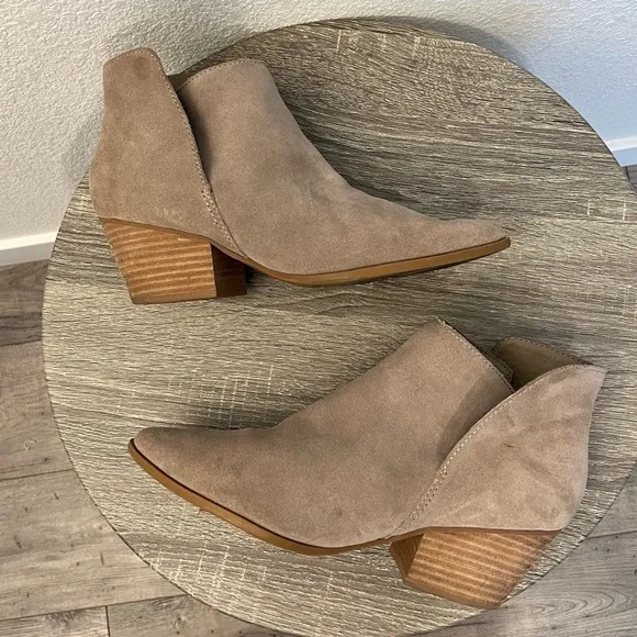 Dolce Vita Taupe Tan Suede Leather Daine Bootie Ankle Boots- Size 11