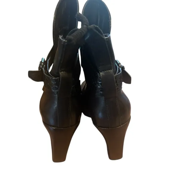Donald J. Pliner Black Leather Snakeskin Oli 4” Heel Boots Size 8.5