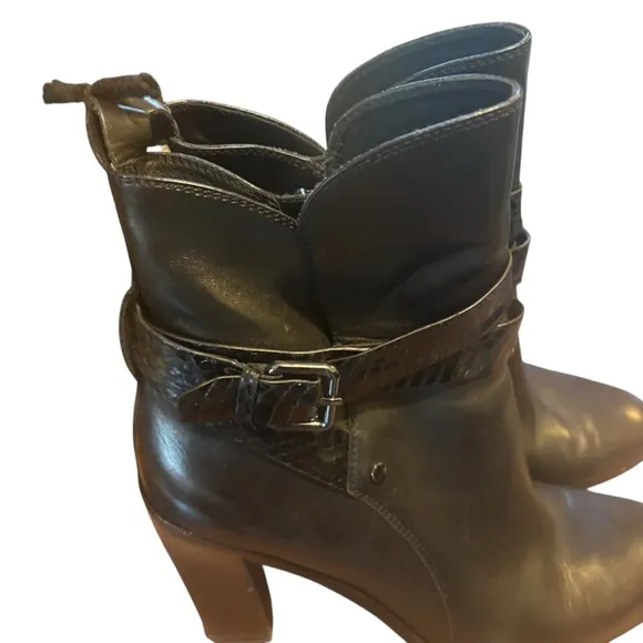 Donald J. Pliner Black Leather Snakeskin Oli 4” Heel Boots Size 8.5