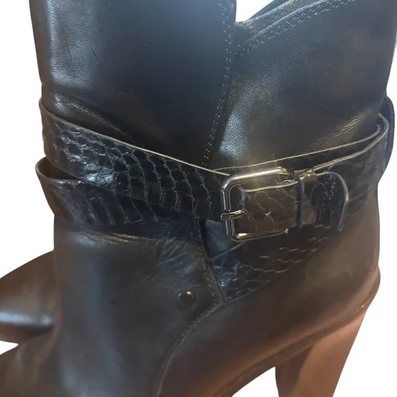 Donald J. Pliner Black Leather Snakeskin Oli 4” Heel Boots Size 8.5