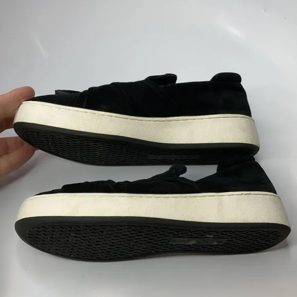 Donald J Pliner Celest knot front suede slip on sneakers size 8