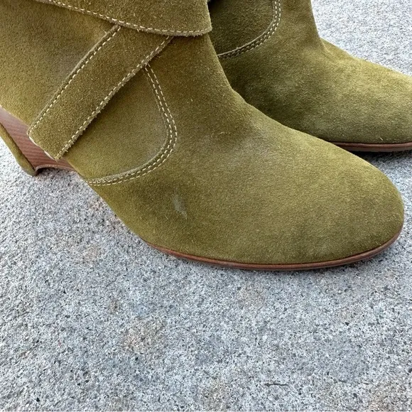 Donald J Pliner Hannah Sport-I-Que Olive Suede Leather Bootie Size 9.5 READ