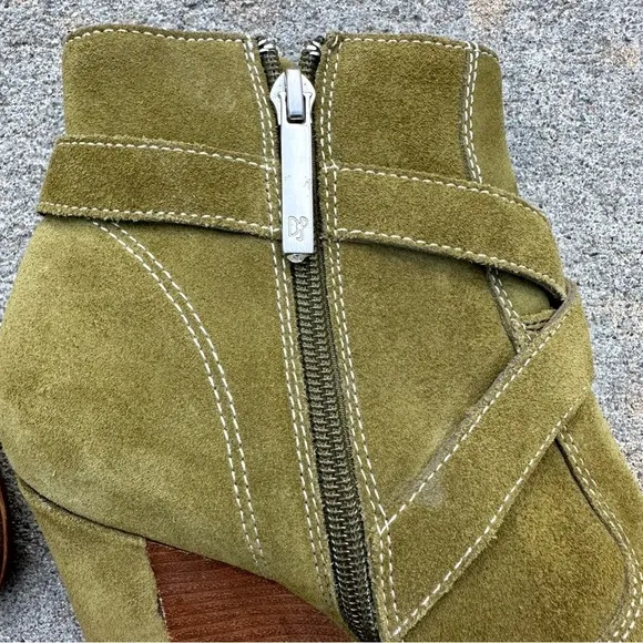 Donald J Pliner Hannah Sport-I-Que Olive Suede Leather Bootie Size 9.5 READ
