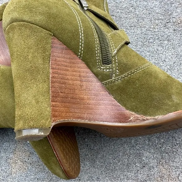 Donald J Pliner Hannah Sport-I-Que Olive Suede Leather Bootie Size 9.5 READ