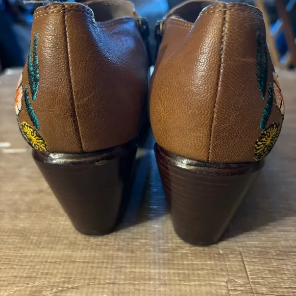 Donald J Pliner Women's Size 8.5 Rieta Leather Ankle Boots
