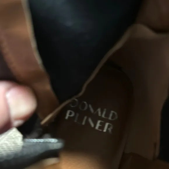 Donald Pliner Suede Ankle Boots (A0005)