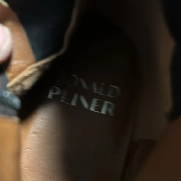 Donald Pliner Suede Ankle Boots (A0005)