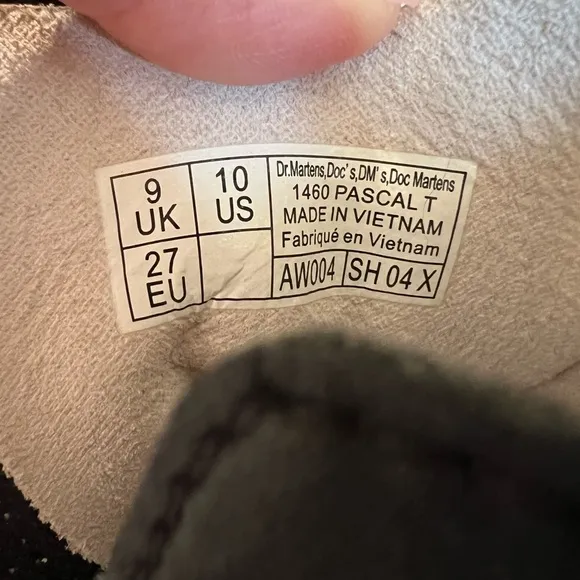 Dr. Martens 1460 Pascal boots