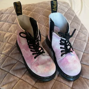 Dr. Martens 1460 Pascal boots