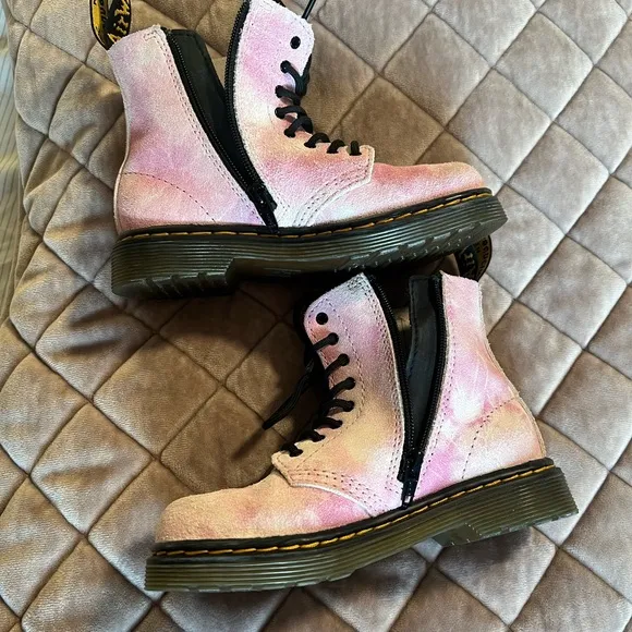 Dr. Martens 1460 Pascal boots
