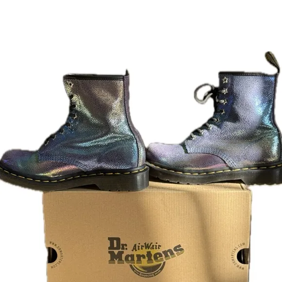 DR. MARTENS, 1460, Purple Rainbow Ray, Women’s Size 6, Iridescent Lace-Up Boot