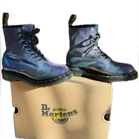 DR. MARTENS, 1460, Purple Rainbow Ray, Women’s Size 6, Iridescent Lace-Up Boot