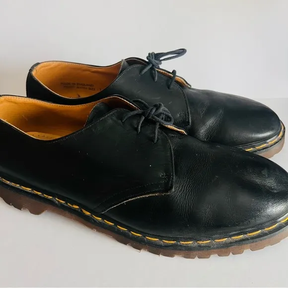 Dr. Martens 1461  Man 13 Black Yellow Stitching, Made in England.