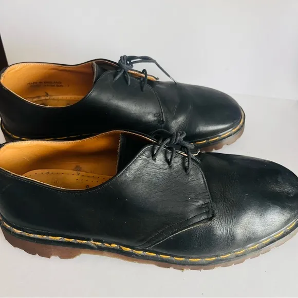 Dr. Martens 1461  Man 13 Black Yellow Stitching, Made in England.