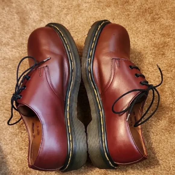 Dr. Martens 1925 Cherry Steel Toe Oxford shoes Unisex