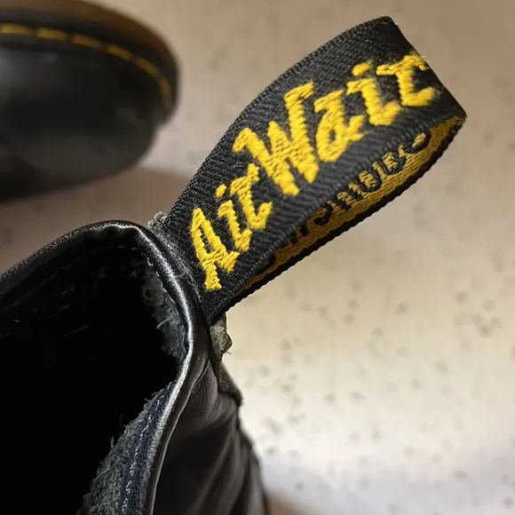 Dr Martens 8 leather boots