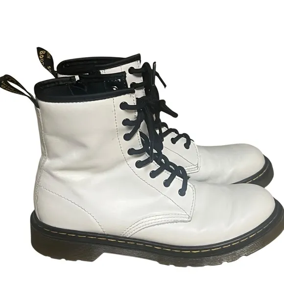 Dr. Martens boots White and Black Lace-Up Boots size 5