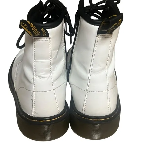 Dr. Martens boots White and Black Lace-Up Boots size 5