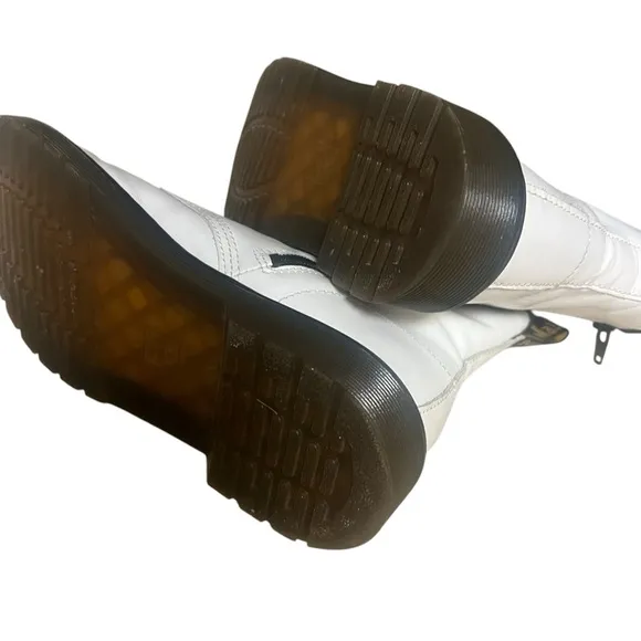 Dr. Martens boots White and Black Lace-Up Boots size 5