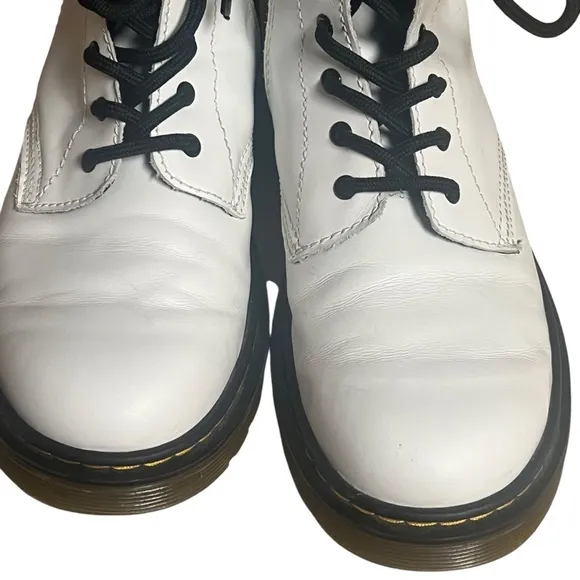 Dr. Martens boots White and Black Lace-Up Boots size 5