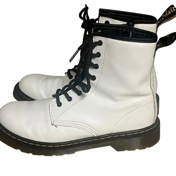 Dr. Martens boots White and Black Lace-Up Boots size 5