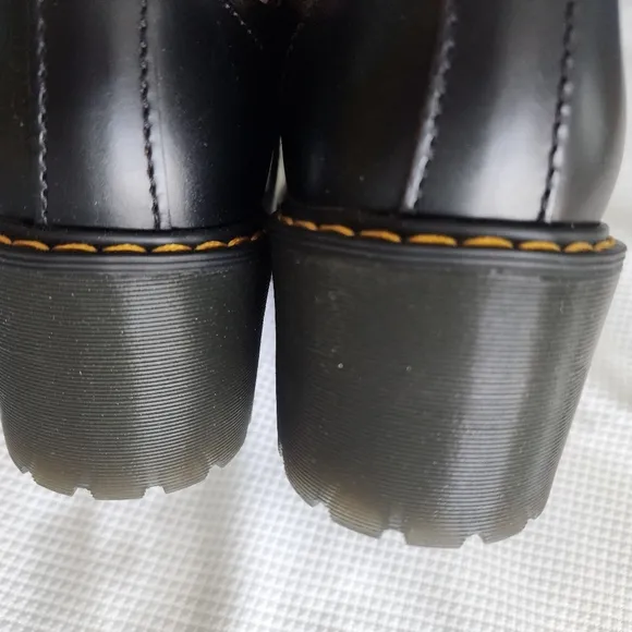 Dr. Martens Classic Black Leather Women's Shoes New Without Box