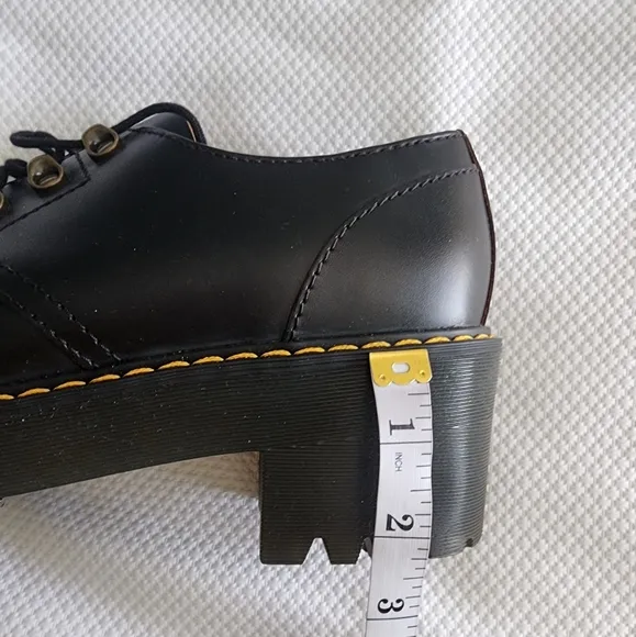 Dr. Martens Classic Black Leather Women's Shoes New Without Box