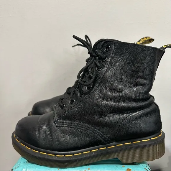 Dr. Martens Pascal AW004 Black Soft Leather Boots Size 7