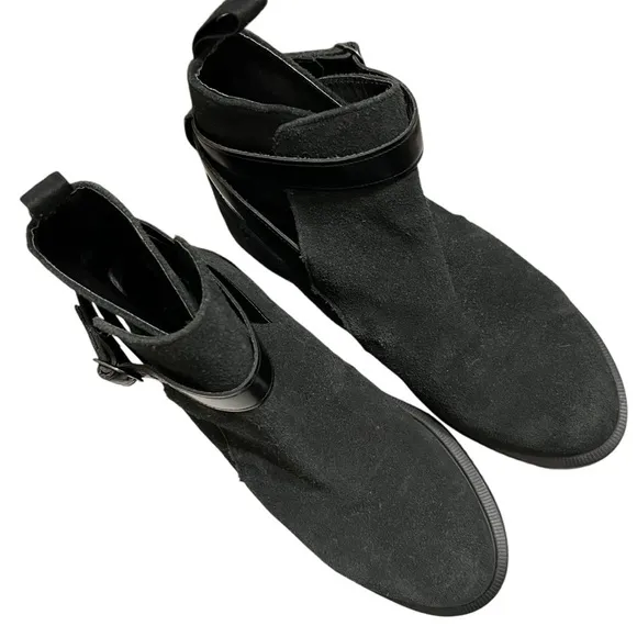 Dr. Martens Teresa Black Suede Leather Buckle Boots Size US 9