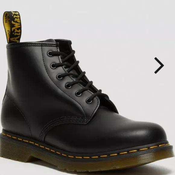 Dr. Martens Yellow Stitch 101 Smooth Leather Lace Up Boot Black NEW