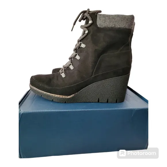 Dr Scholls Microfiber LADA black wedge boot