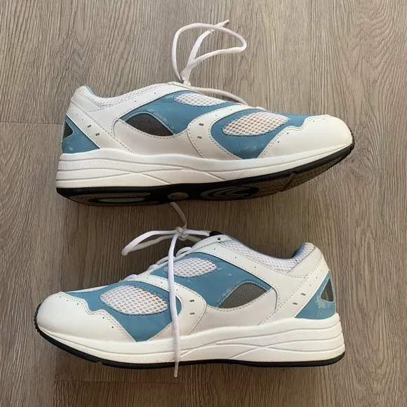 Drew Flare All Day Comfort Walking and Working Shoe in White and Blue