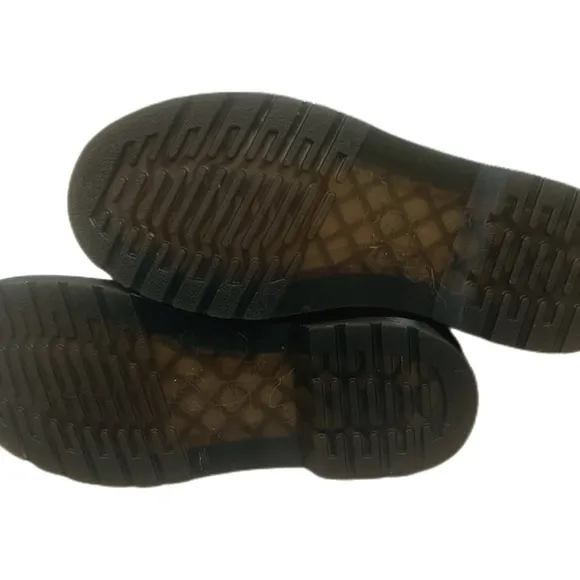 DT MARTENS. New, SOFT NEVER USED
