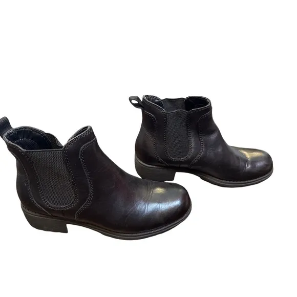EASTLAND NWOT Women’s Black Leather Ankle Boots