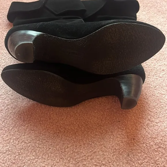 EASY SPIRIT Black Heeled Boots Suede Worn Once in Box Size 8.5
