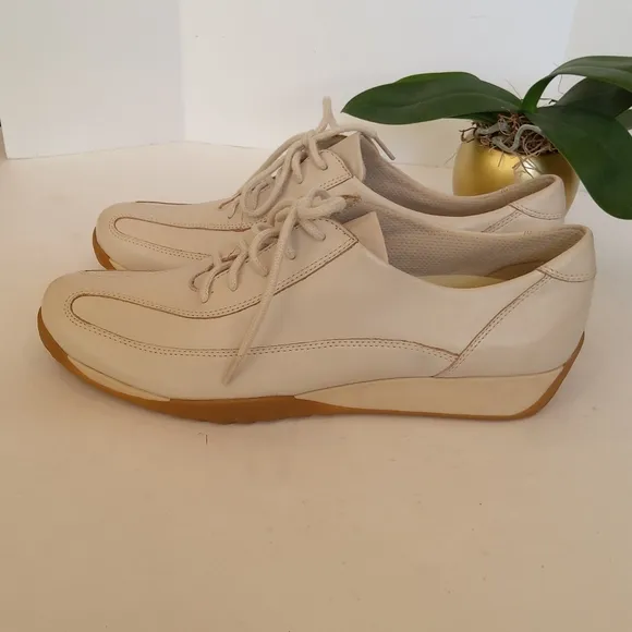 Easy Spirit leather sneakers shoes