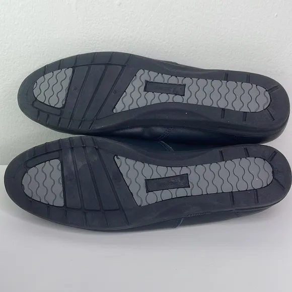 Easy Spirit Motion Women's Navy Leather Oxford Fashion Sneaker NEW IN BOX Size 8