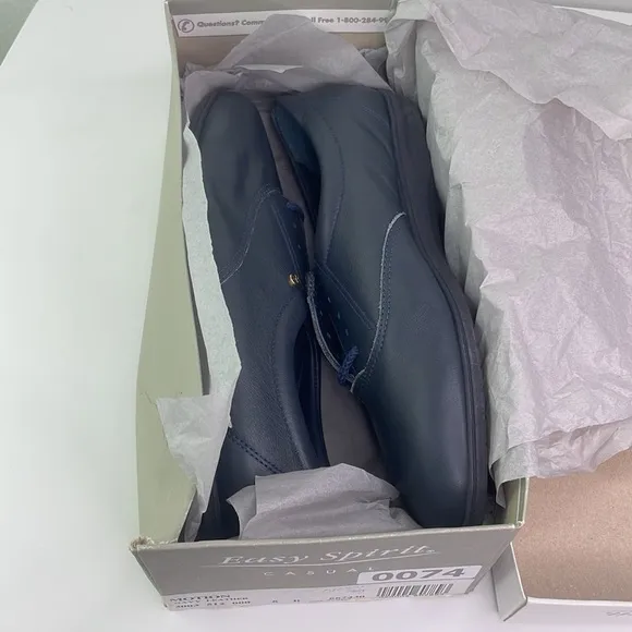 Easy Spirit Motion Women's Navy Leather Oxford Fashion Sneaker NEW IN BOX Size 8