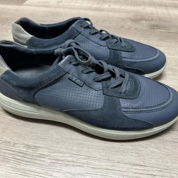 ECCO Sneakers