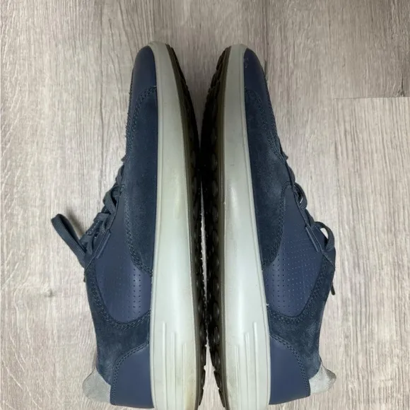 ECCO Sneakers