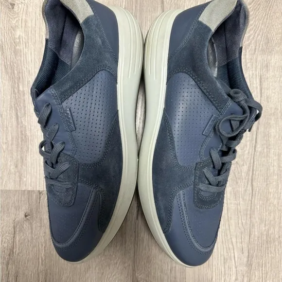ECCO Sneakers