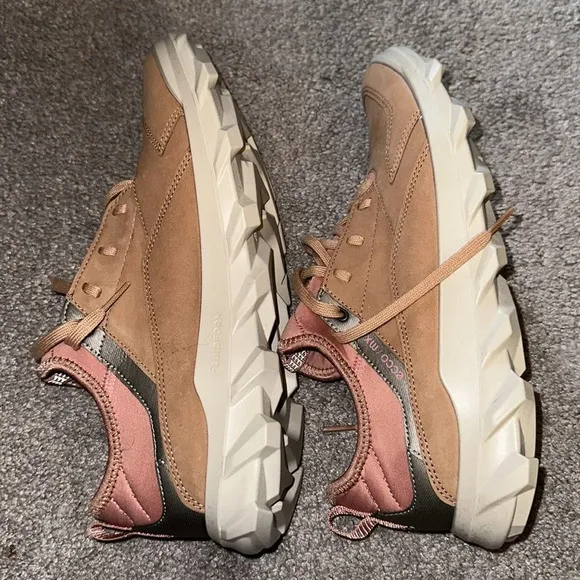 ECCO Women’s 42 Genuine Leather Sneaker Shoes NWOT