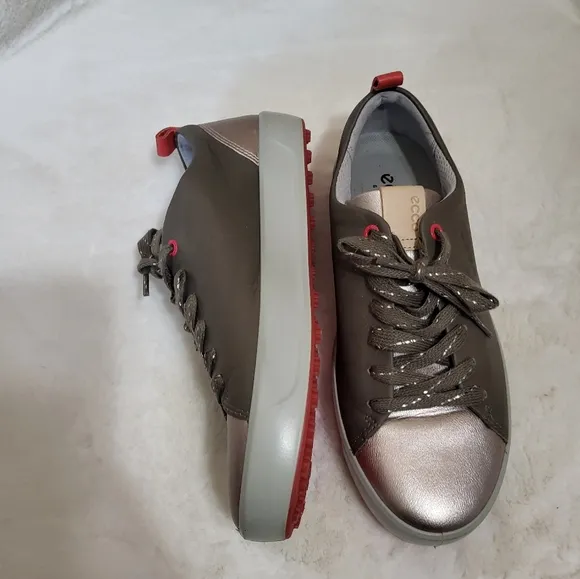 Ecco Womens Gray Leather golf shoes Sz 39