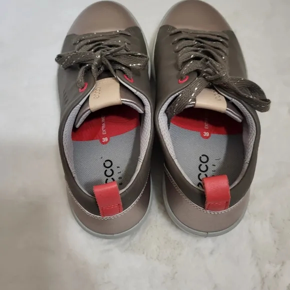Ecco Womens Gray Leather golf shoes Sz 39
