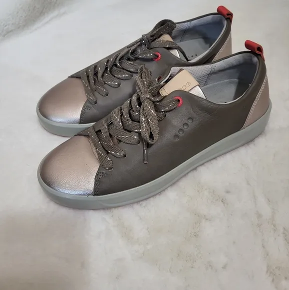 Ecco Womens Gray Leather golf shoes Sz 39