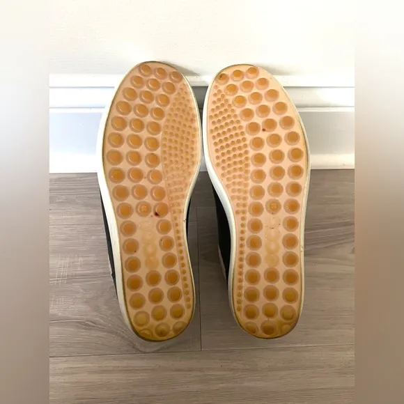 ECCO Women's Soft Black Leather Sneaker size 8-8.5