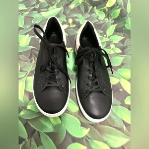 ECCO Women's Soft Black Leather Sneaker size 8-8.5